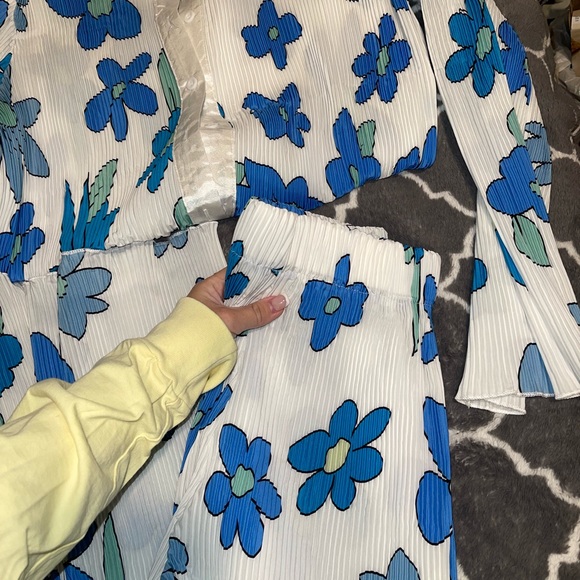 💋Two piece floral pants set! - Picture 5 of 5